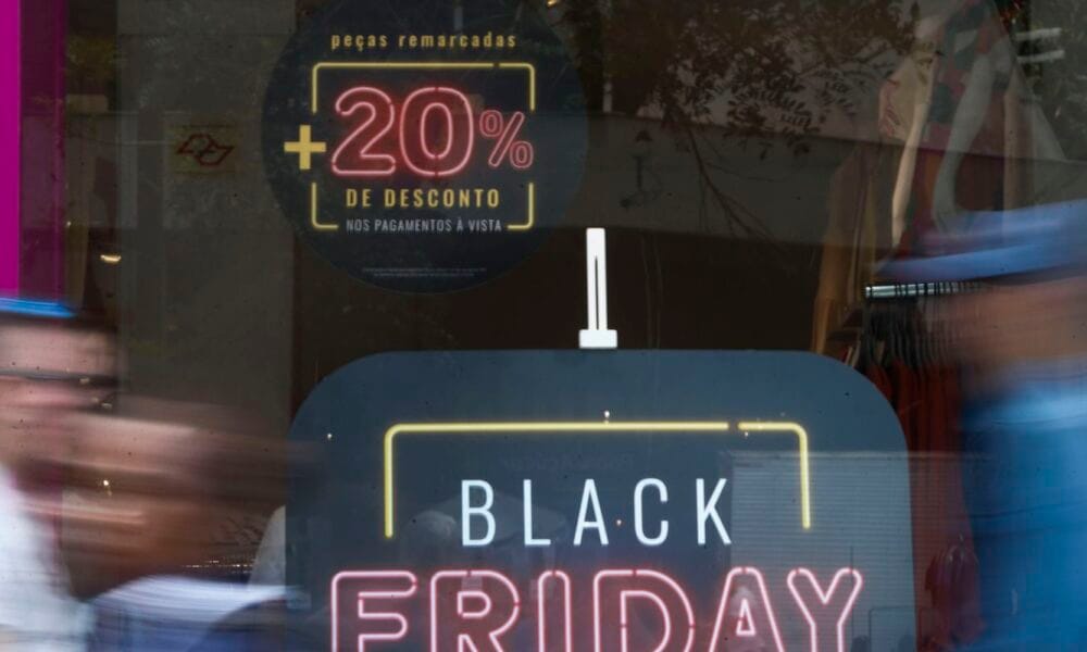 Nove em cada dez brasileiros pretendem comprar algo na Black Friday