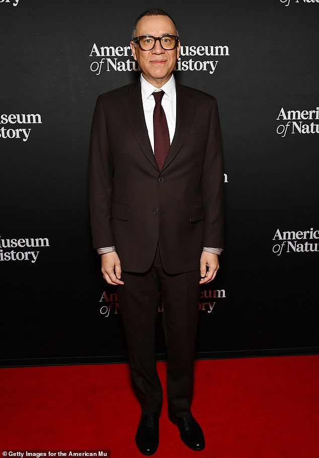 Fred Armisen, que foi estrela regular do Saturday Night Live de 2002 a 2013, também marcou presença entre as celebridades da festa