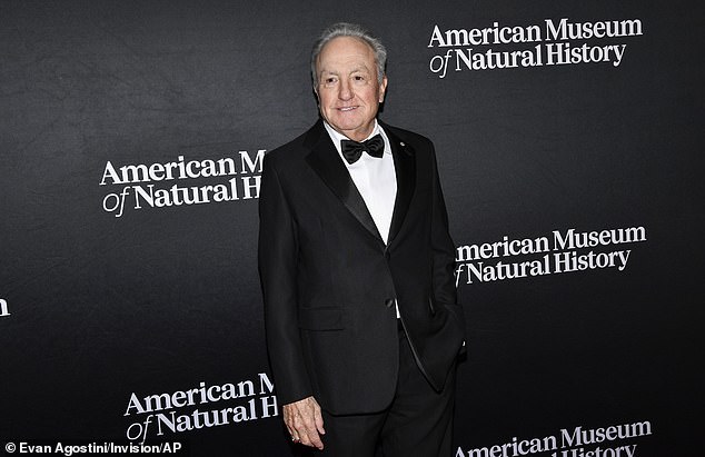 Lorne Michaels, que criou o Saturday Night Live na década de 1970 e foi seu showrunner durante a maior parte de sua temporada, também esteve presente.