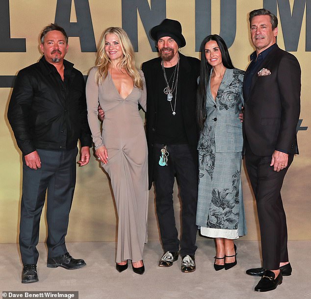 (Da esquerda para a direita) James Jordan, Ali Larter, Billy Bob Thornton, Demi Moore e Jon Hamm em novembro