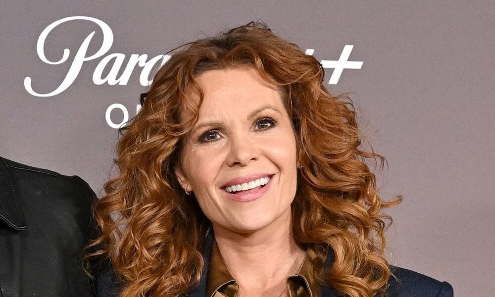 O irmão de uma celebridade de primeira linha está em DOIS programas do criador do Yellowstone, Taylor Sheridan - e um deles é estrelado por Nicole Kidman