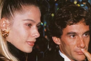 Adriane Galisteu prestou homenagem ao ídolo Ayrton Senna ao lembrar de quando ele faria 60 anos