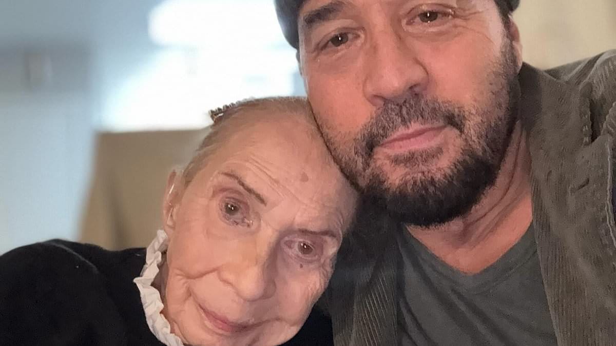 A mãe de Jeremy Piven, Joyce, morre aos 94 anos enquanto o ator faz uma homenagem comovente
