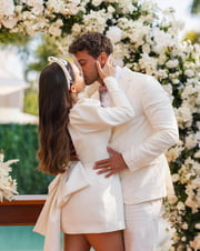 Larissa Manoela e André Luiz Frambach se casam novamente
