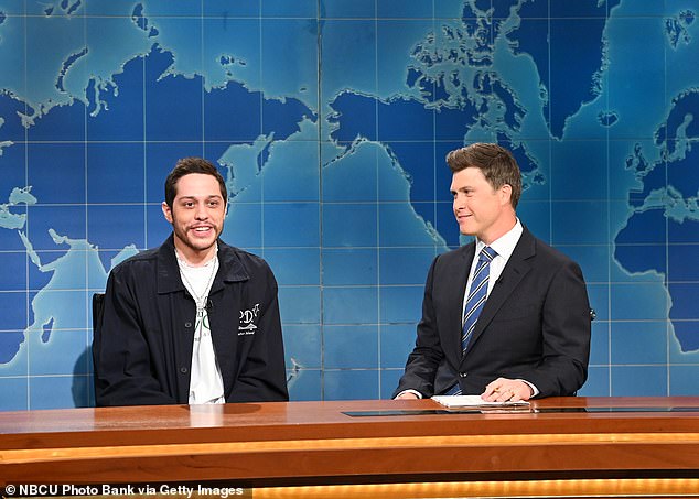 Não sabe por que os dois estão supostamente brigando, mas dizem que não estão falando, e fontes disseram que Colin se recusa a estar na mesma sala com Colin no 30 Rock, onde SNL é filmado