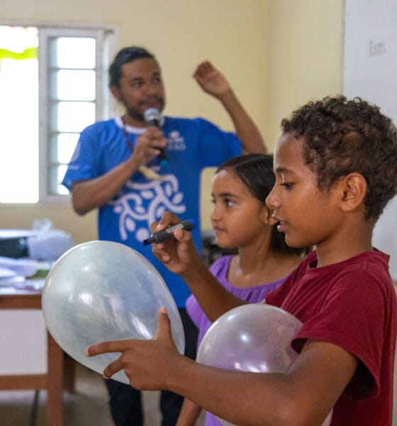 Crianças e adolescentes ribeirinhos vivenciam aprendizado e diversão em ação socioeducativa - FAS