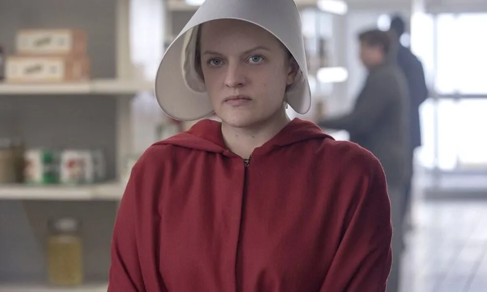 Elisabeth Moss aborda o pedido 'assustador' da tripulação para impedir sua cueca da história de Handmaid