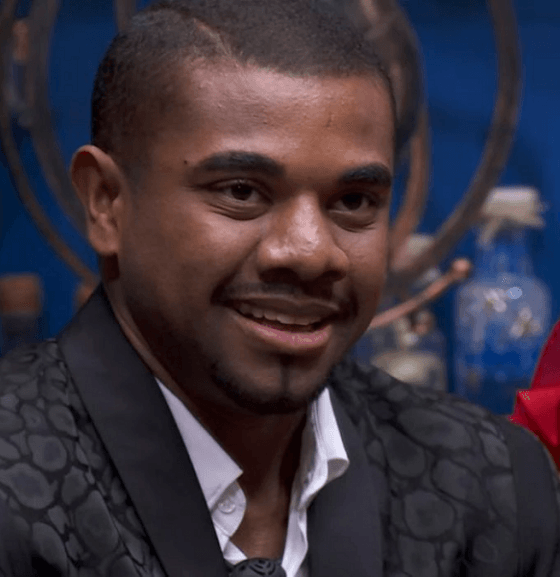 Davi Brito vira réu por violência psicológica após ameaçar ex com arma