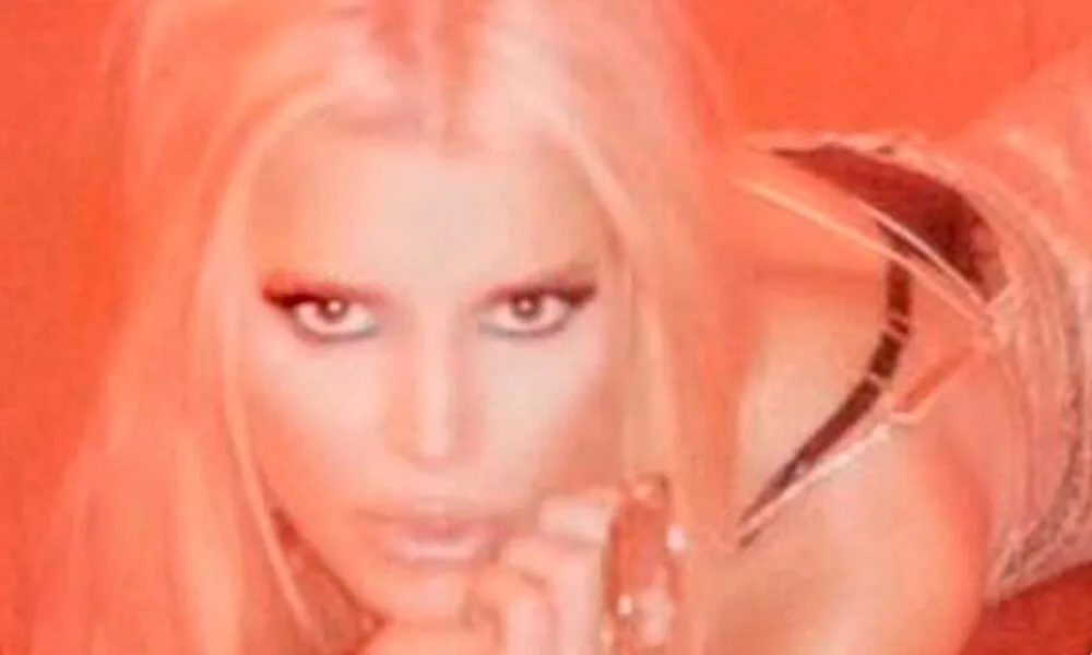Os fãs chocados de Jessica Simpson reagem a ela expondo sua calcinha em filmagem de besteira em meio ao divórcio