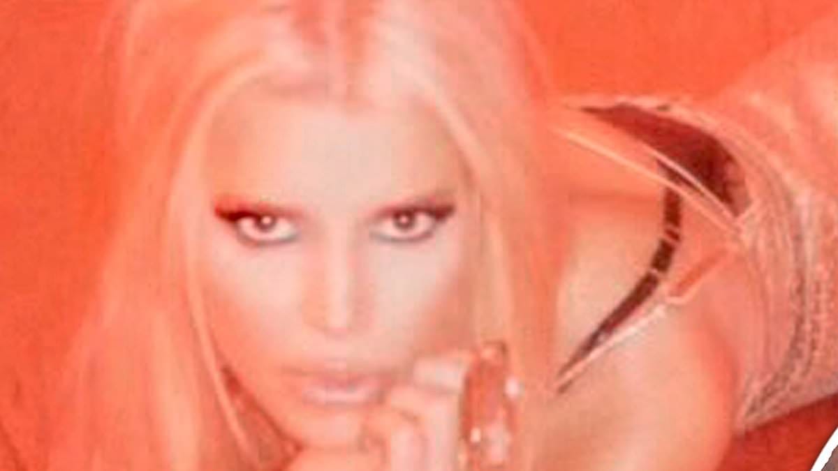 Os fãs chocados de Jessica Simpson reagem a ela expondo sua calcinha em filmagem de besteira em meio ao divórcio