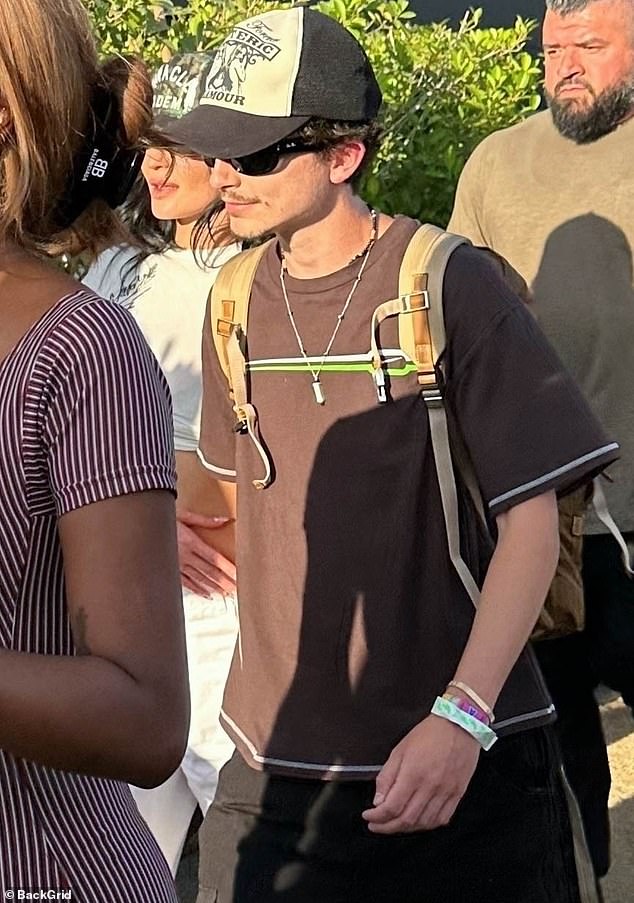 Sob uma nuvem de rumores, Kylie e Timothee apresentaram uma frente unida quando surgiram no Coachella juntos neste fim de semana