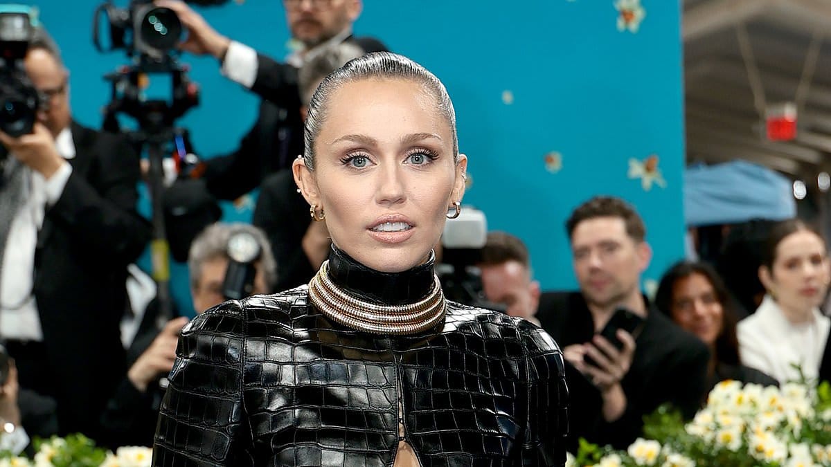 Especialista em linguagem corporal revela Miley Cyrus e Reunião 'Tricky' de Patrick Schwarzenegger em 2025 Met Gala