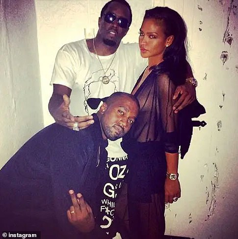 West exibiu um sinal de paz enquanto estava ao lado de Diddy e Cassie