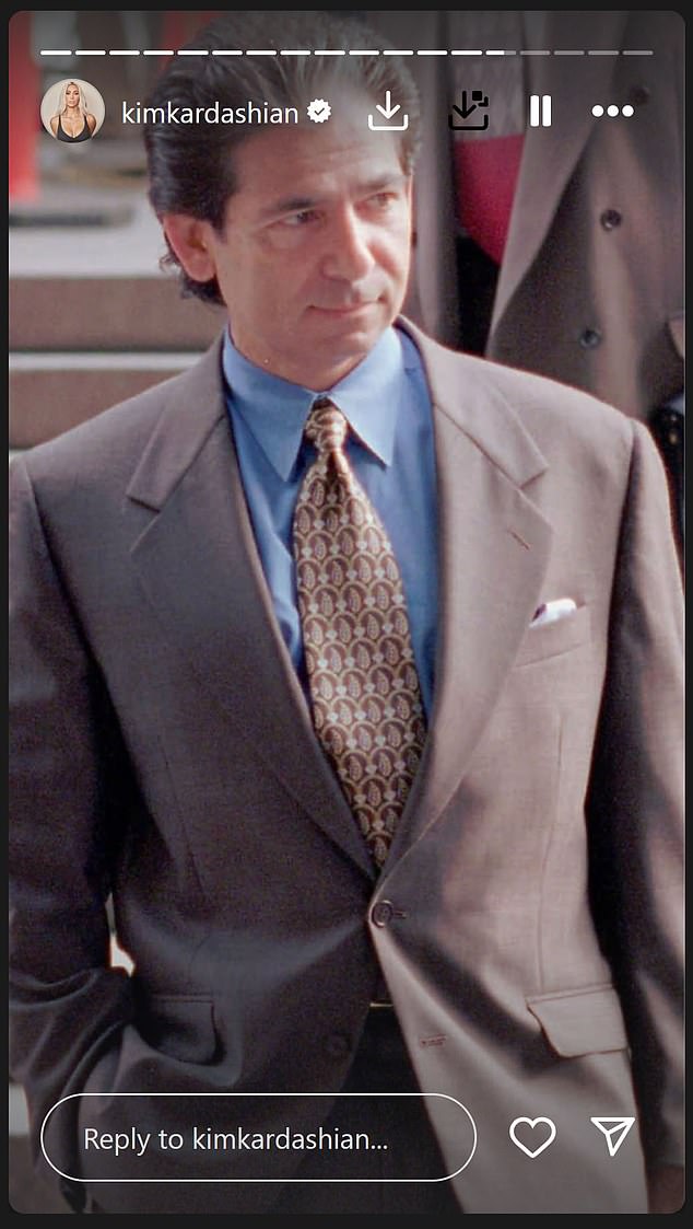 O falecido pai da estrela, o lendário advogado Robert Kardashian, estava claramente em sua mente durante o dia especial, enquanto ela compartilhava uma foto dele