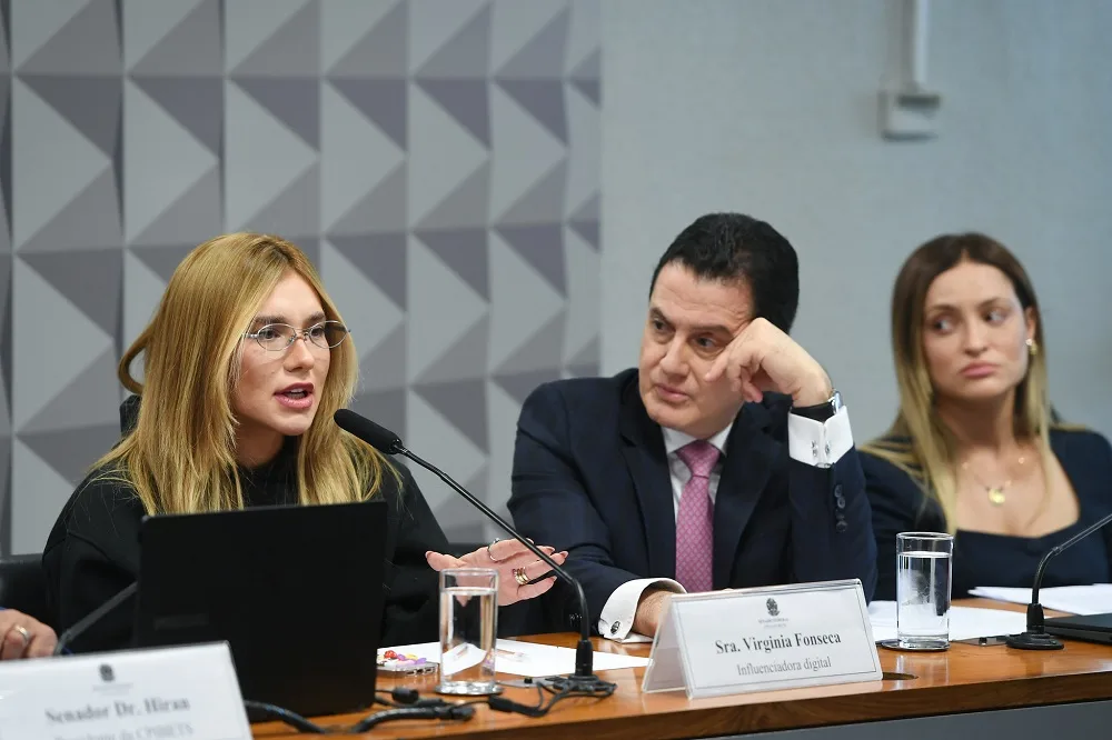 Virginia Fonseca depõe na CPI das Bets, nega ganhos sobre perdas de apostadores e é tietada por senador