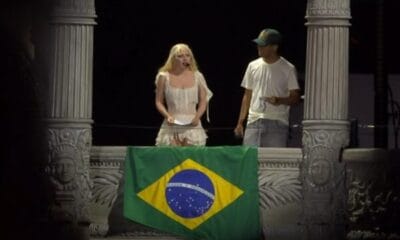 Aos prantos, Lady Gaga agradece fãs no Rio: “Esperaram por mim”
