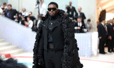 Diddy teria pedido para uma prostituta urinar na boca da ex-mulher