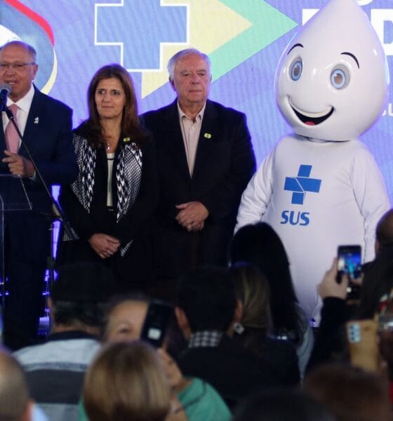 Equipamentos para tratamento do câncer são entregues para seis cidades