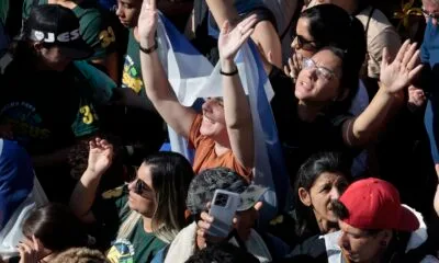 Marcha para Jesus mantém tom político com milhares de pessoas em SP