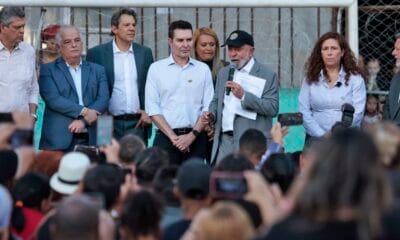 Em visita à Favela do Moinho, Lula assina acordo habitacional