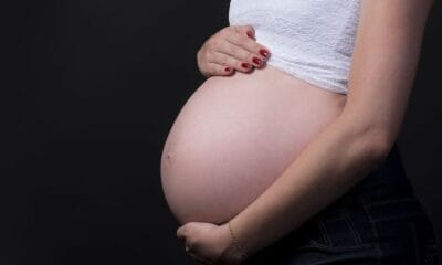 Brasileiras estão tendo menos filhos e adiam maternidade, diz Censo
