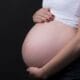 Brasileiras estão tendo menos filhos e adiam maternidade, diz Censo