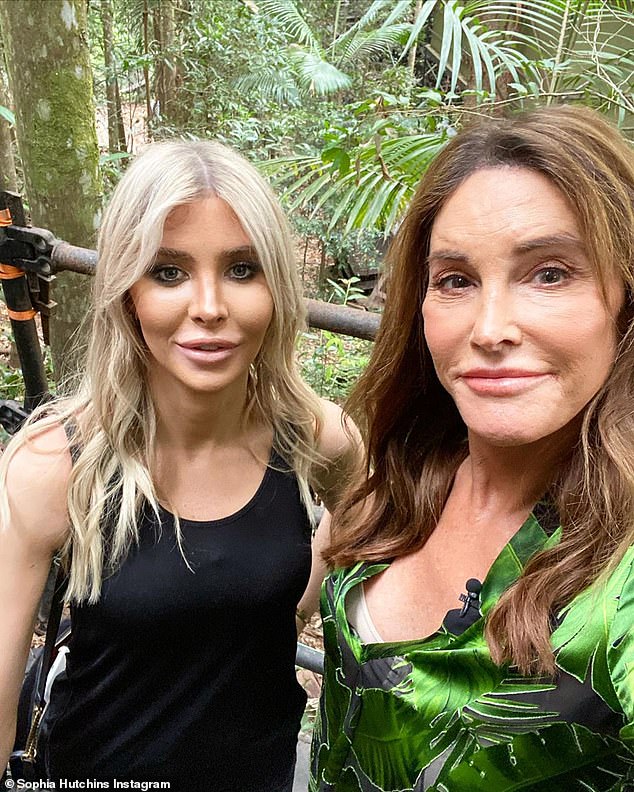Apesar de morar sob o mesmo teto, Hutchins disse anteriormente ao The New York Times que ela e Jenner 'nunca se envolveram romanticamente' - um sentimento que o par se repetiu ao longo dos anos