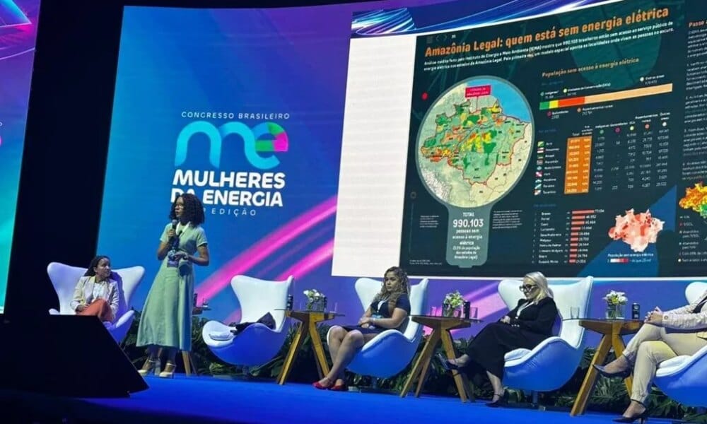 Liderança feminina da Amazônia recebe prêmio nacional por impacto social na energia elétrica - FAS