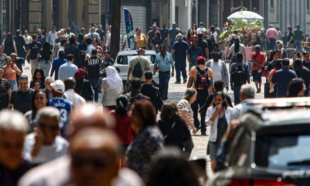 Mais de 6,5 milhões de famílias deixaram linha da pobreza em 2 anos