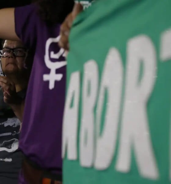 Sociedade pediátrica é contra projeto que dificulta aborto legal