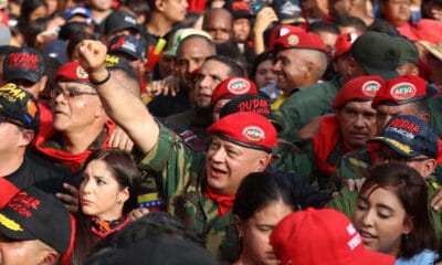 Ministro do Poder Popular para o Interior, Justiça e Paz da Venezuela, Diosdado Cabello participa de uma marcha de apoiadores do chavismo para comemorar o 34º aniversário da insurreição liderada por Hugo Chávez