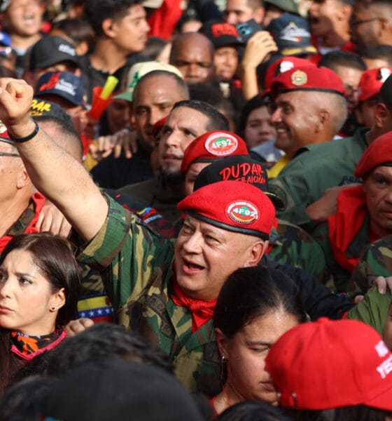 Ministro do Poder Popular para o Interior, Justiça e Paz da Venezuela, Diosdado Cabello participa de uma marcha de apoiadores do chavismo para comemorar o 34º aniversário da insurreição liderada por Hugo Chávez