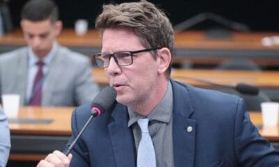 O deputado federal Mário Frias durante sessão na Câmara dos Deputados