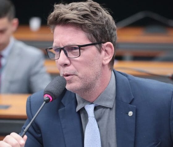 O deputado federal Mário Frias durante sessão na Câmara dos Deputados