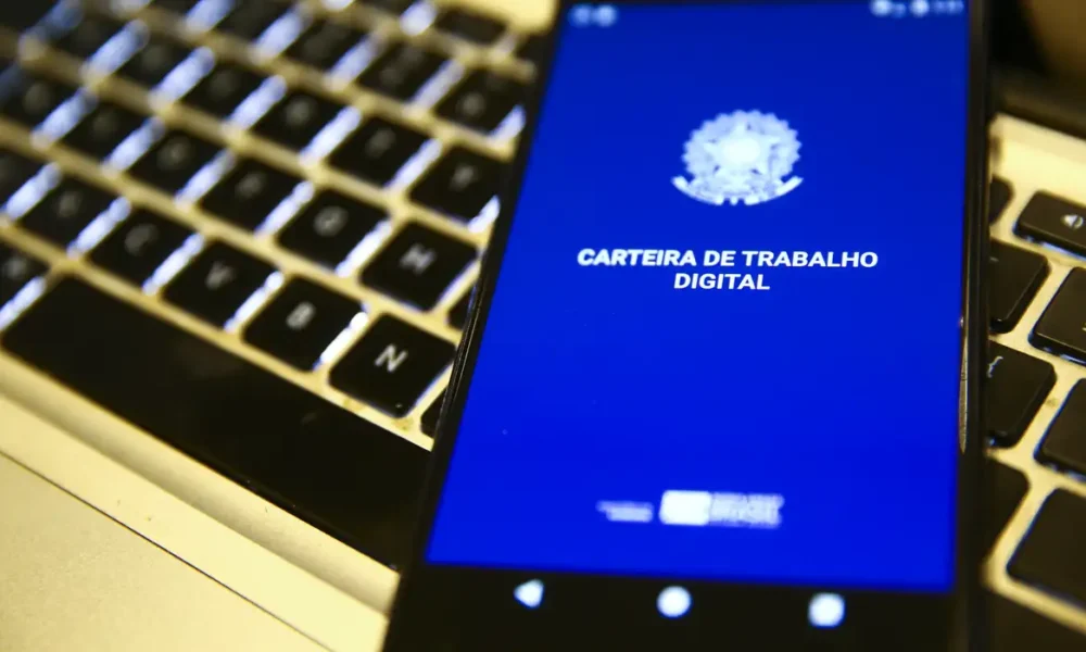 Carteira de trabalho digital, documento que registra vínculos empregatícios no Brasil