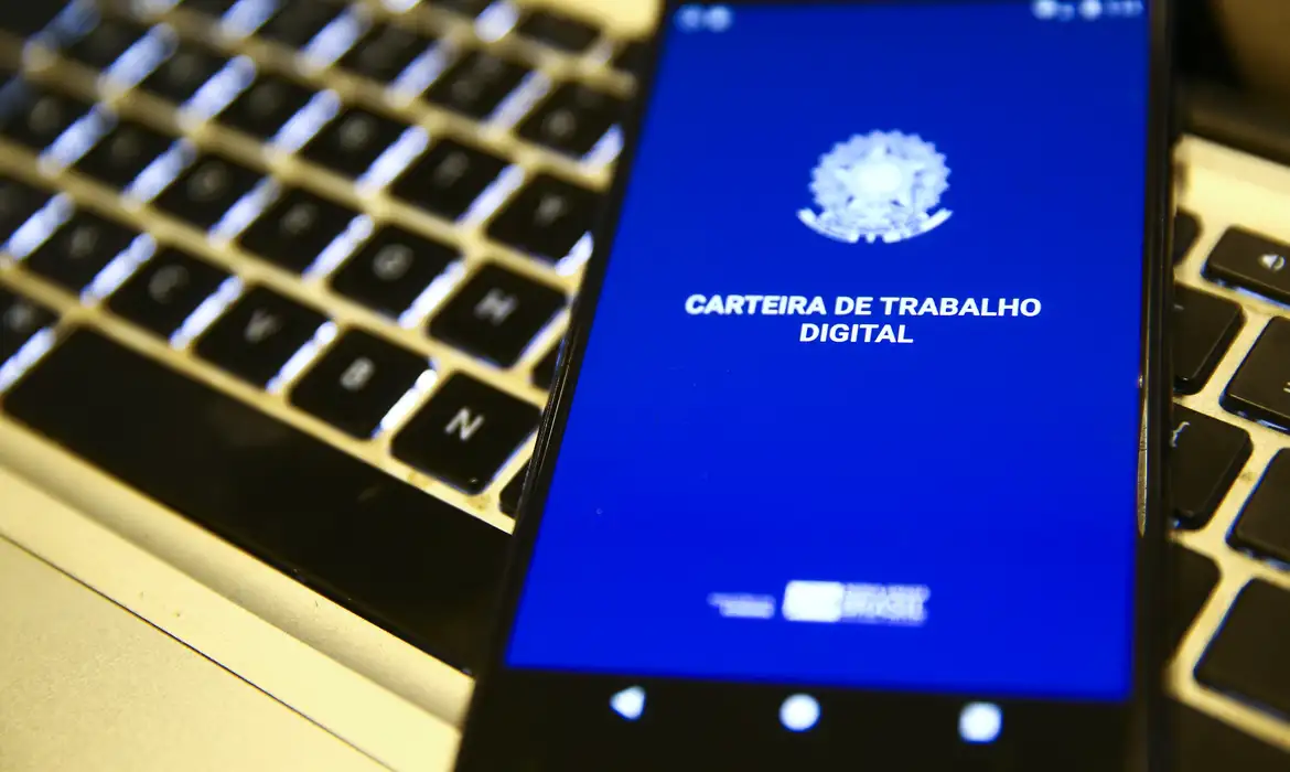 Carteira de trabalho digital, documento que registra vínculos empregatícios no Brasil